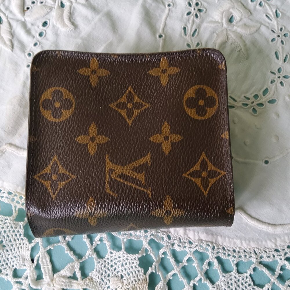2003 Louis Vuitton Monogram Pattern Compact Zippe… - image 2